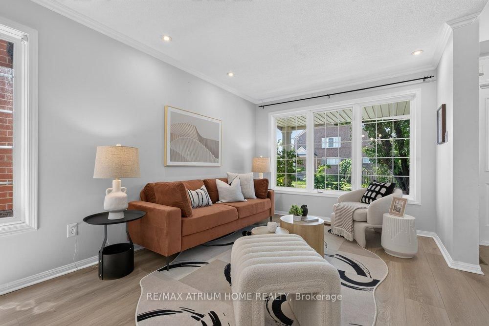 2293 Oakhaven Drive • Oakville, ON photo 4