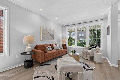 2293 Oakhaven Drive • Oakville, ON photo 4