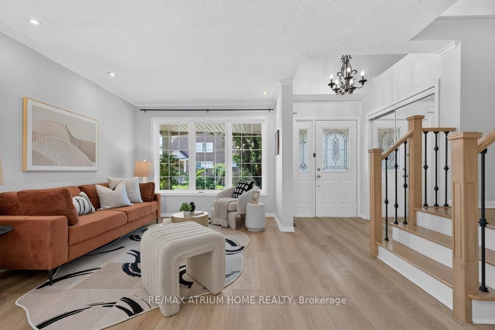 2293 Oakhaven Drive • Oakville, ON photo 5