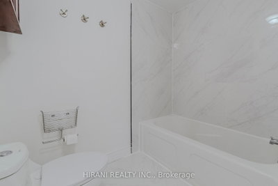 75 Royal Salisbury Way • Brampton, ON photo 9