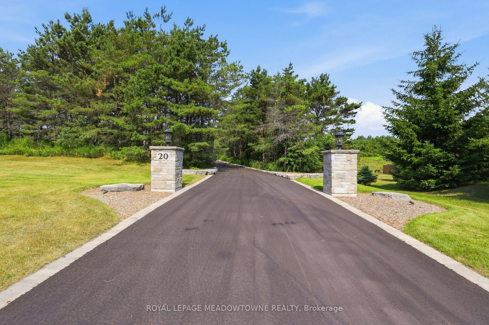 20 Buckstown Trail • Caledon, ON photo 4