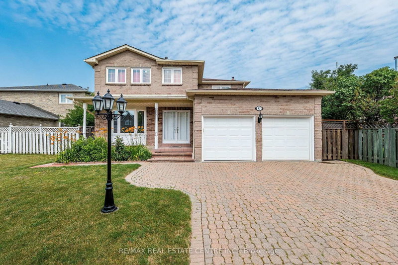 42 Lafleur Court, Brampton