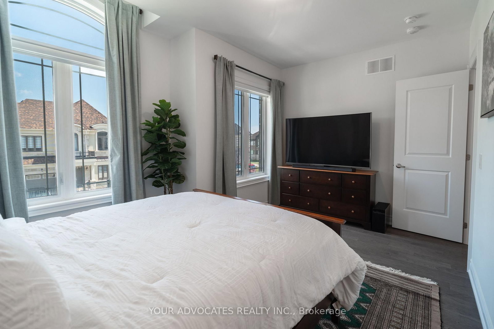 1390 Queens Plate Road • Oakville, ON photo 41