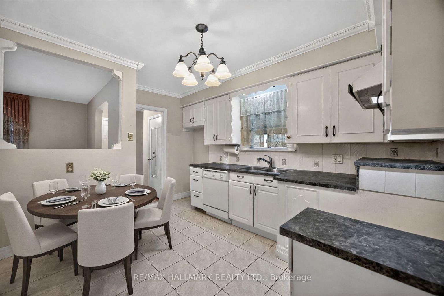 50 Dorking Crescent • Toronto, ON photo 14