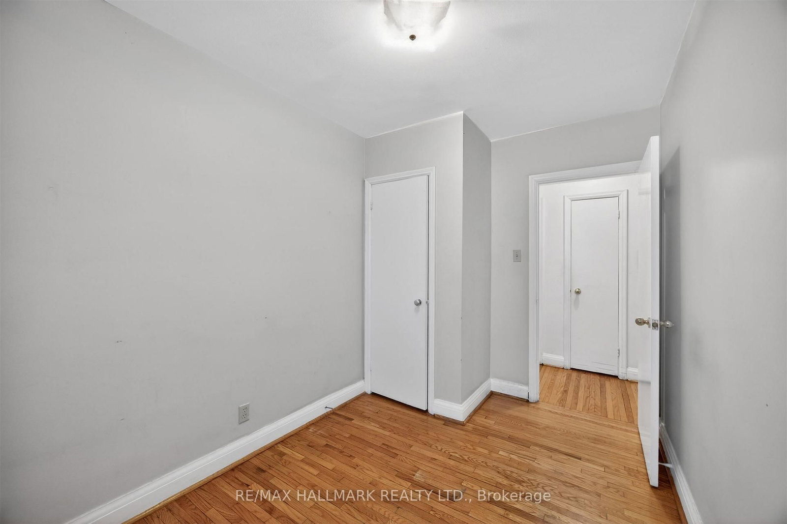 50 Dorking Crescent • Toronto, ON photo 24
