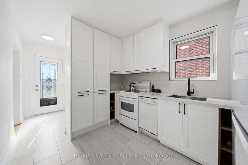 28 Aldgate Avenue