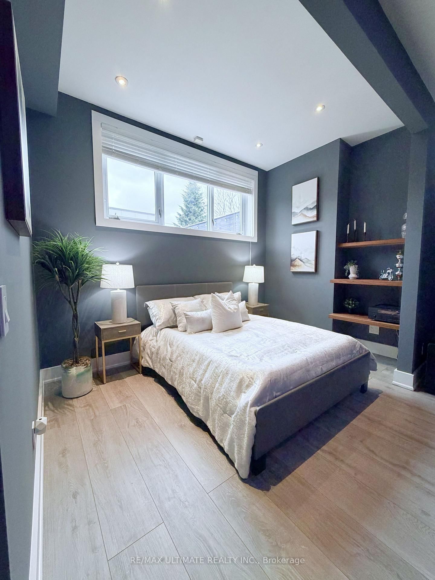 1139 W Glengrove Avenue • Toronto, ON photo 36
