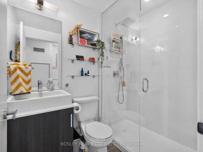 36 Howard Park Avenue • #801 • Toronto, ON