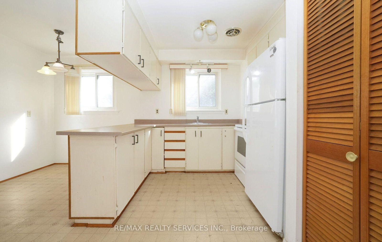79 Cloverdale Drive • Brampton, ON photo 12