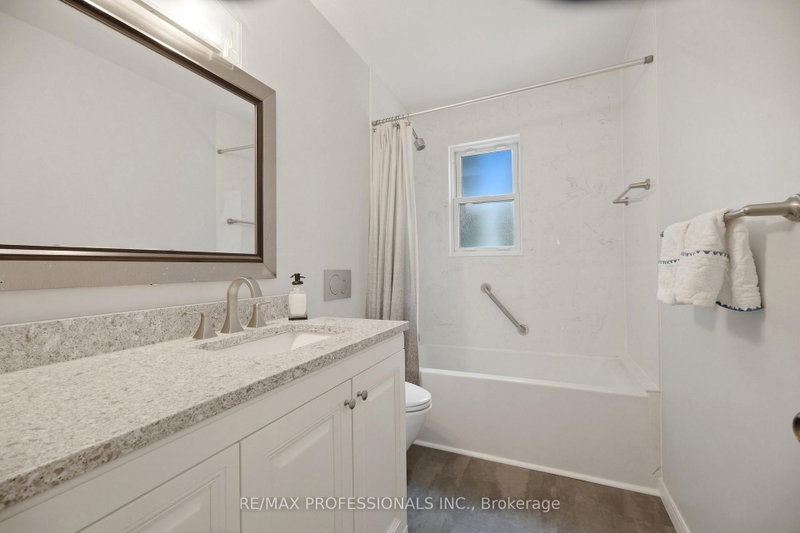 580 Exbury Mississauga,ON L5G 2P4 — Photo 17