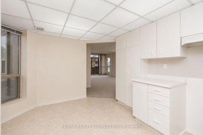 20 McFarlane Drive • #107 • Halton Hills, ON photo 8