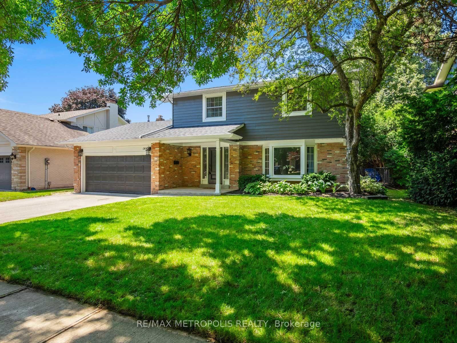 144 All Saints Crescent • Oakville, ON photo 2