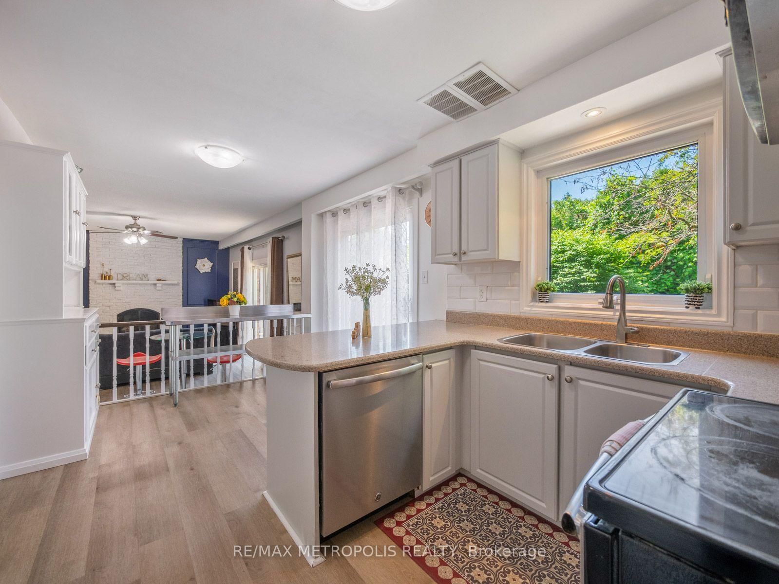 144 All Saints Crescent • Oakville, ON photo 21