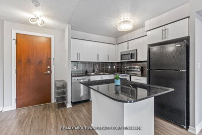 310 W Burnhamthorpe Road • #401 • Mississauga, ON photo 5