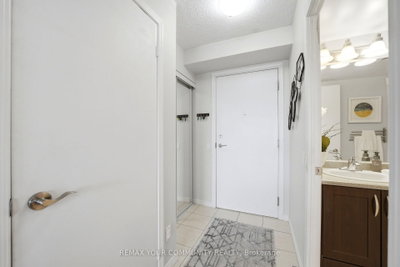 60 Heintzman Street • #2102 • Toronto, ON