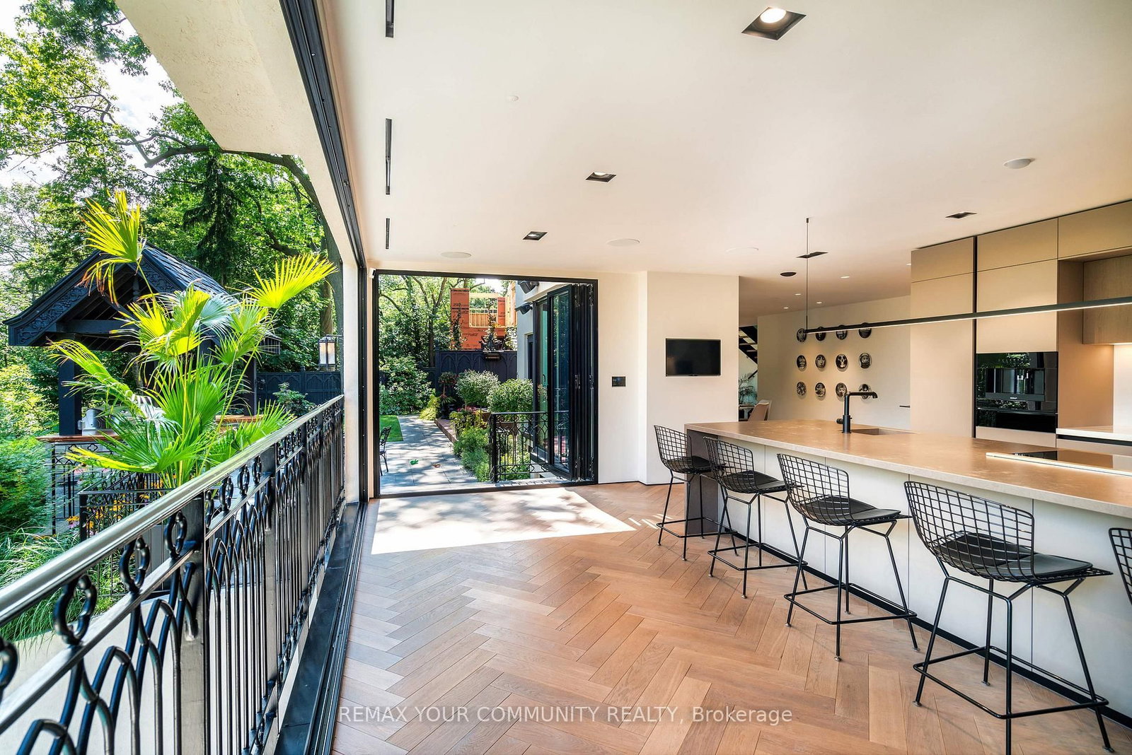 57 Baby Point Crescent, Toronto, ON, photo 4