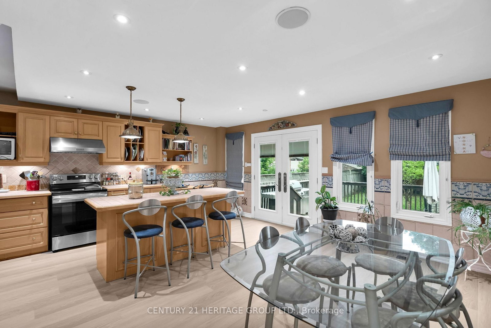 33 Sanderstead Avenue • Toronto, ON photo 15