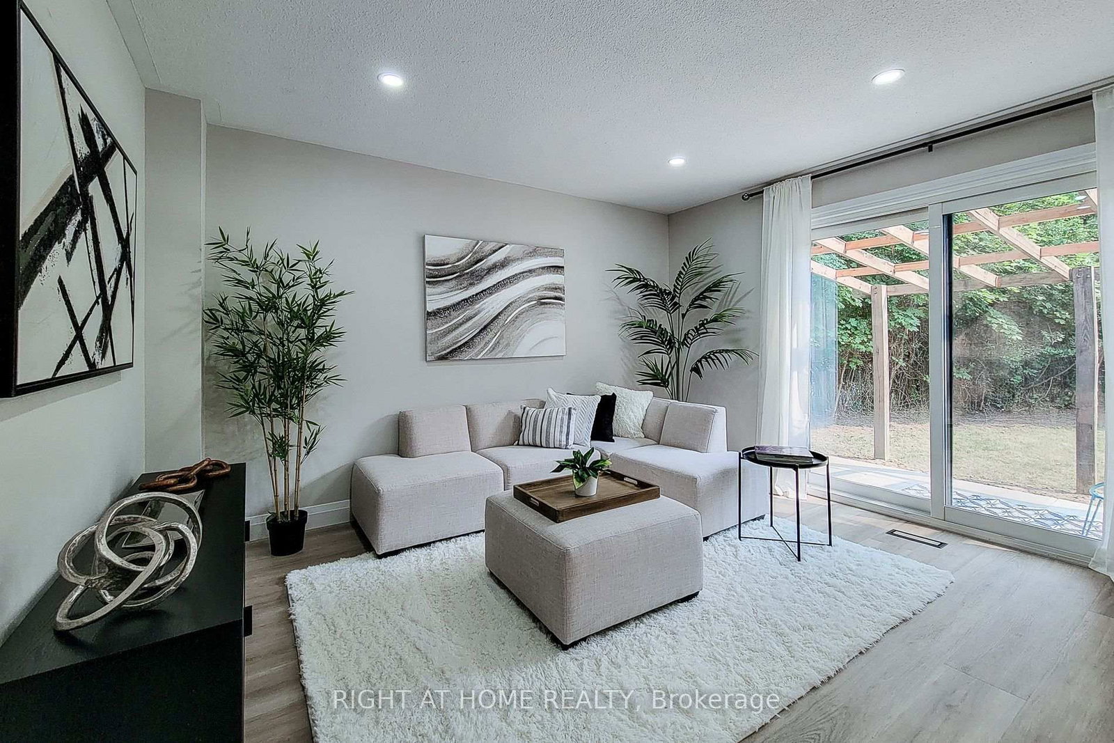3574 Autumnleaf Crescent • Mississauga, ON photo 4