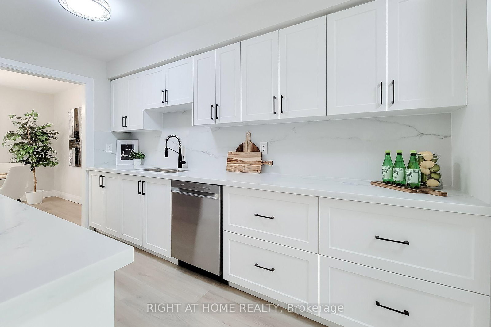 3574 Autumnleaf Crescent • Mississauga, ON photo 6