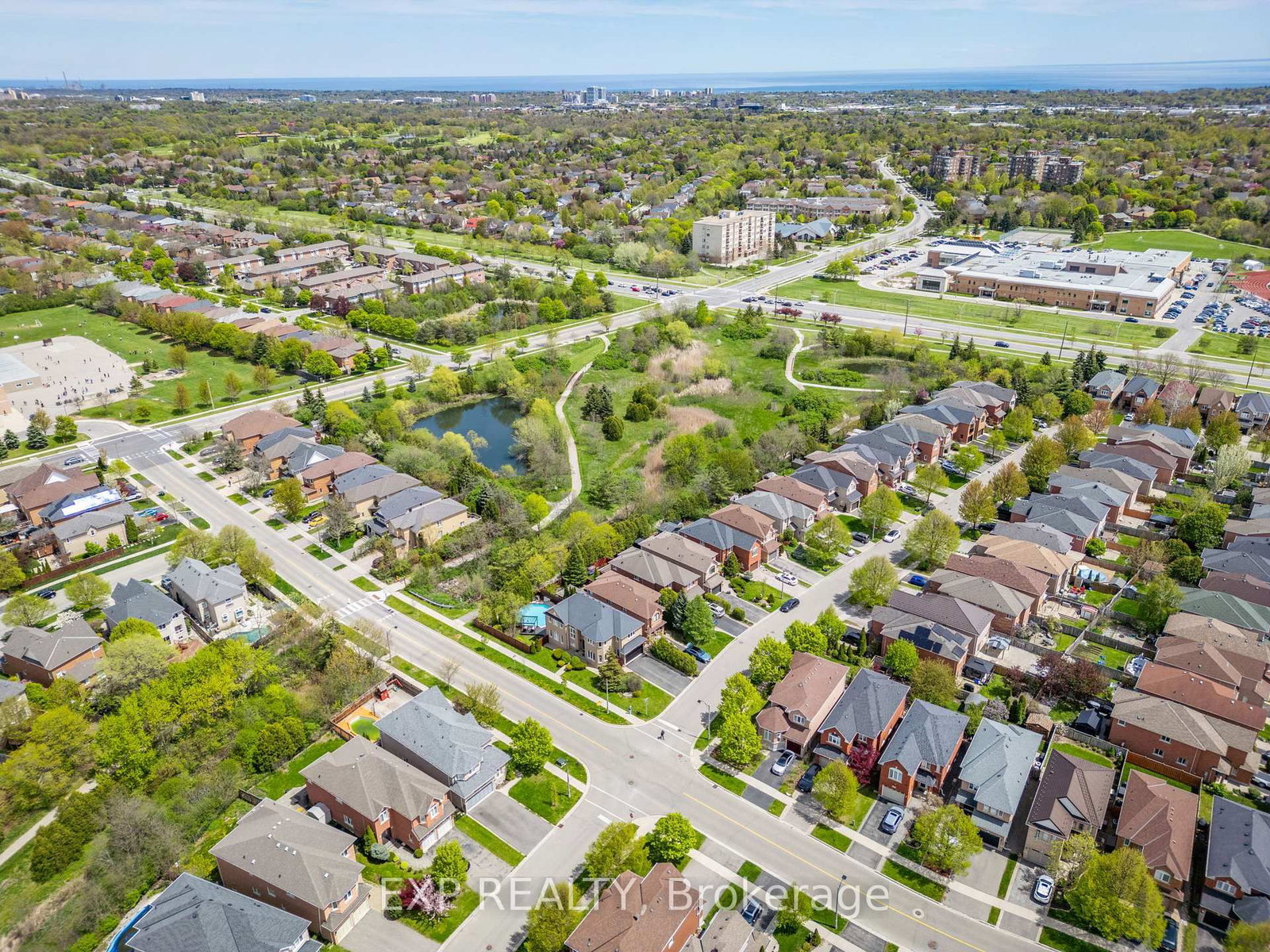 2137 Frontier Drive • Oakville, ON photo 47