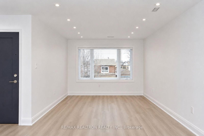 5 - 230 Boon Avenue