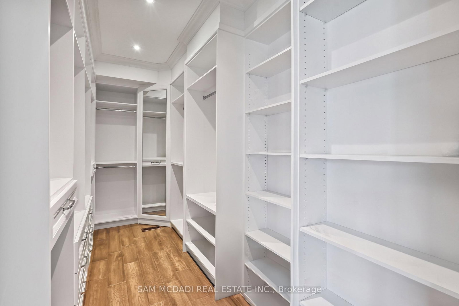 390 Sandhurst Drive • Oakville, ON photo 23