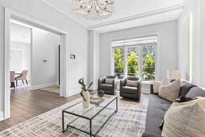 390 Sandhurst Drive • Oakville, ON photo 3