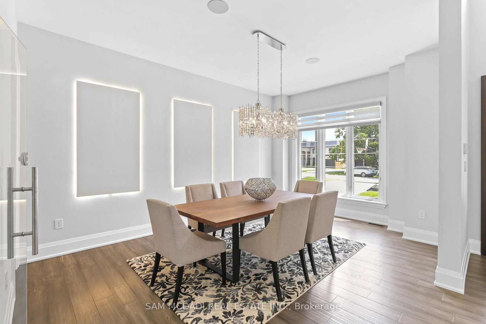 390 Sandhurst Drive • Oakville, ON photo 4