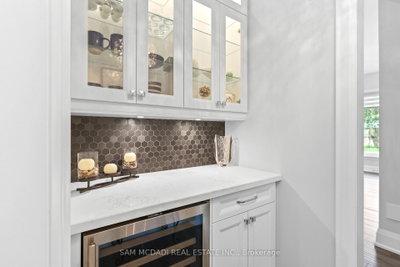 390 Sandhurst Drive • Oakville, ON photo 5