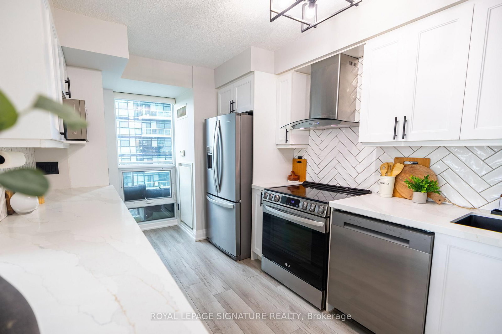 155 N Legion Road • #1905 • Toronto, ON photo 4