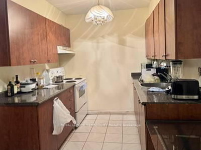 40 Panorama Court • #605 • Toronto, ON photo 5