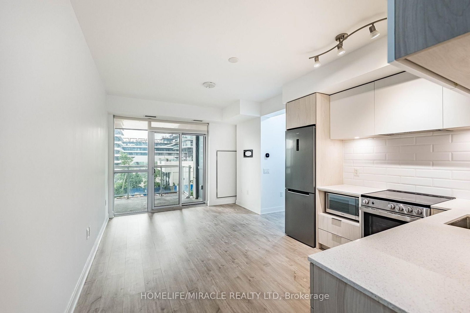 65 Annie Craig Drive • #303 • Toronto, ON photo 13