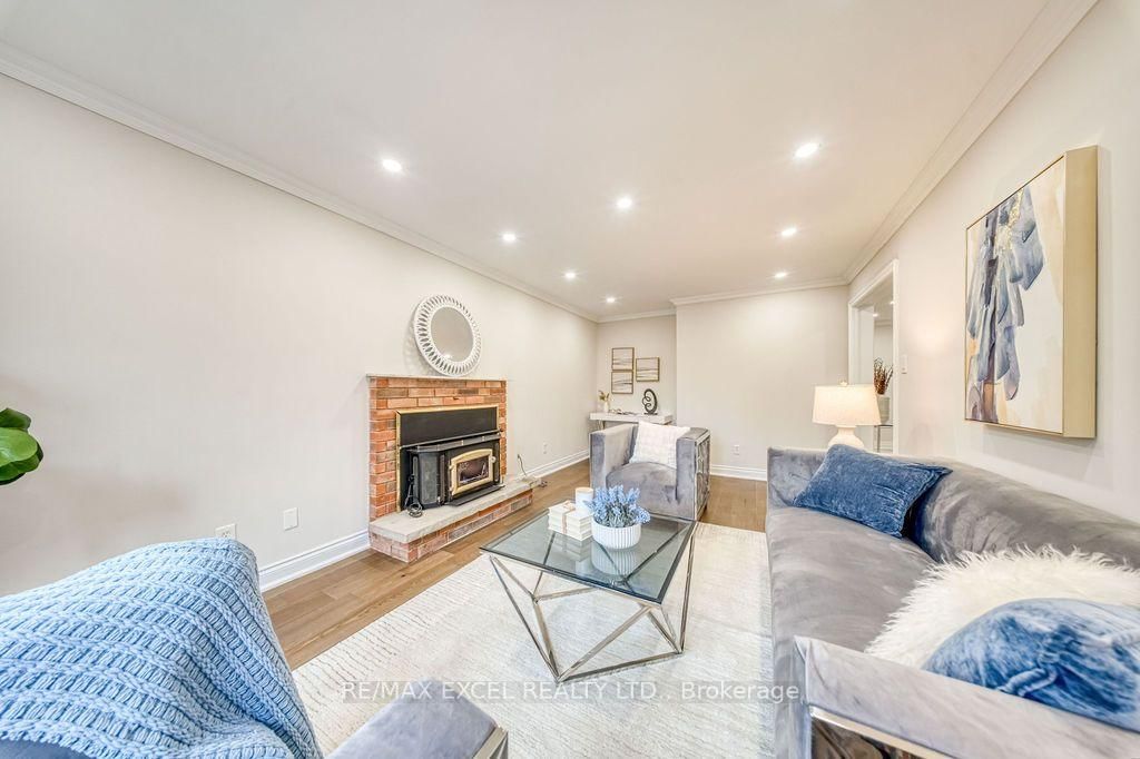 2105 Oakmead Boulevard • Oakville, ON photo 6