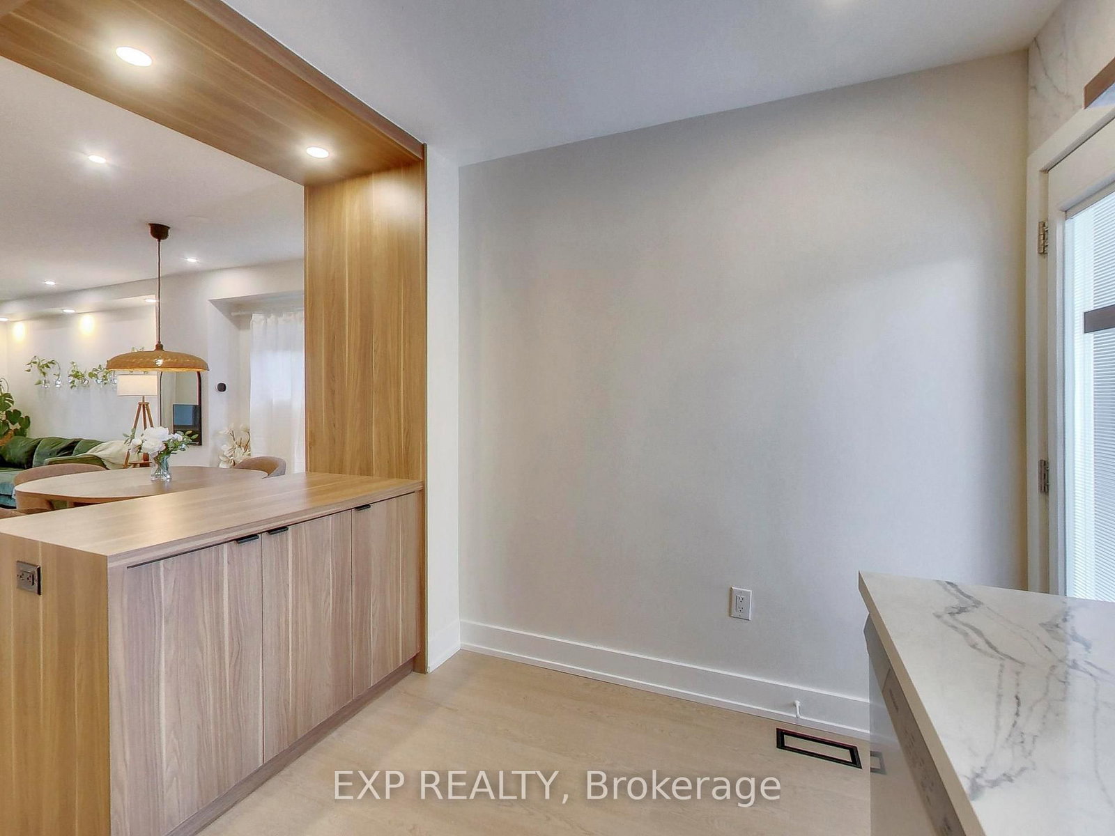 37 Gilbert Avenue • Toronto, ON photo 11