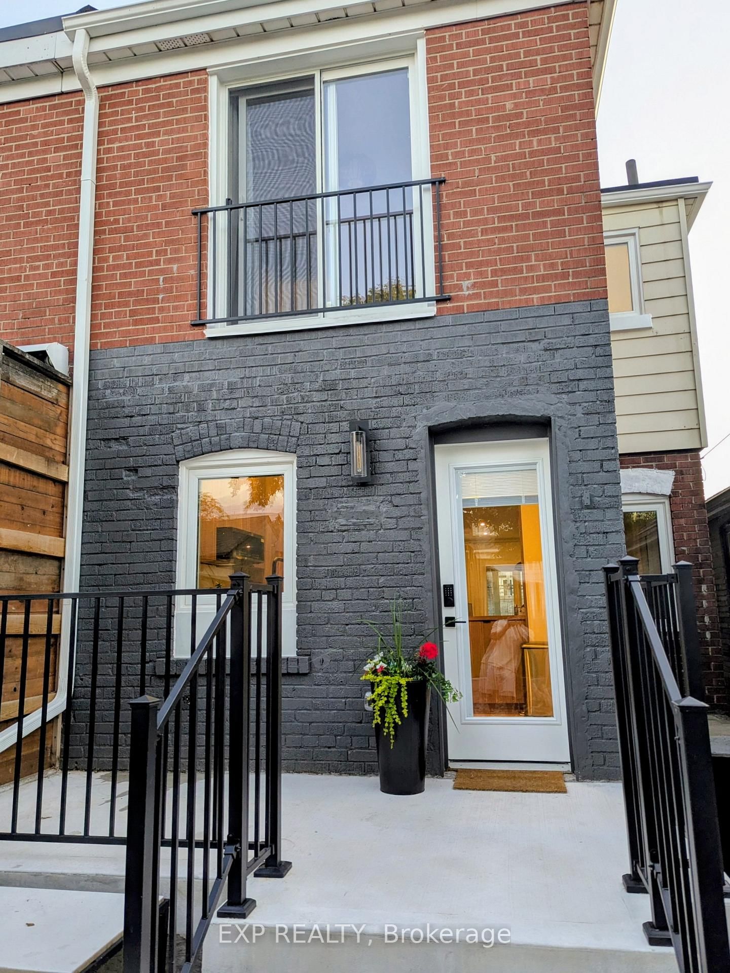 37 Gilbert Avenue • Toronto, ON photo 26