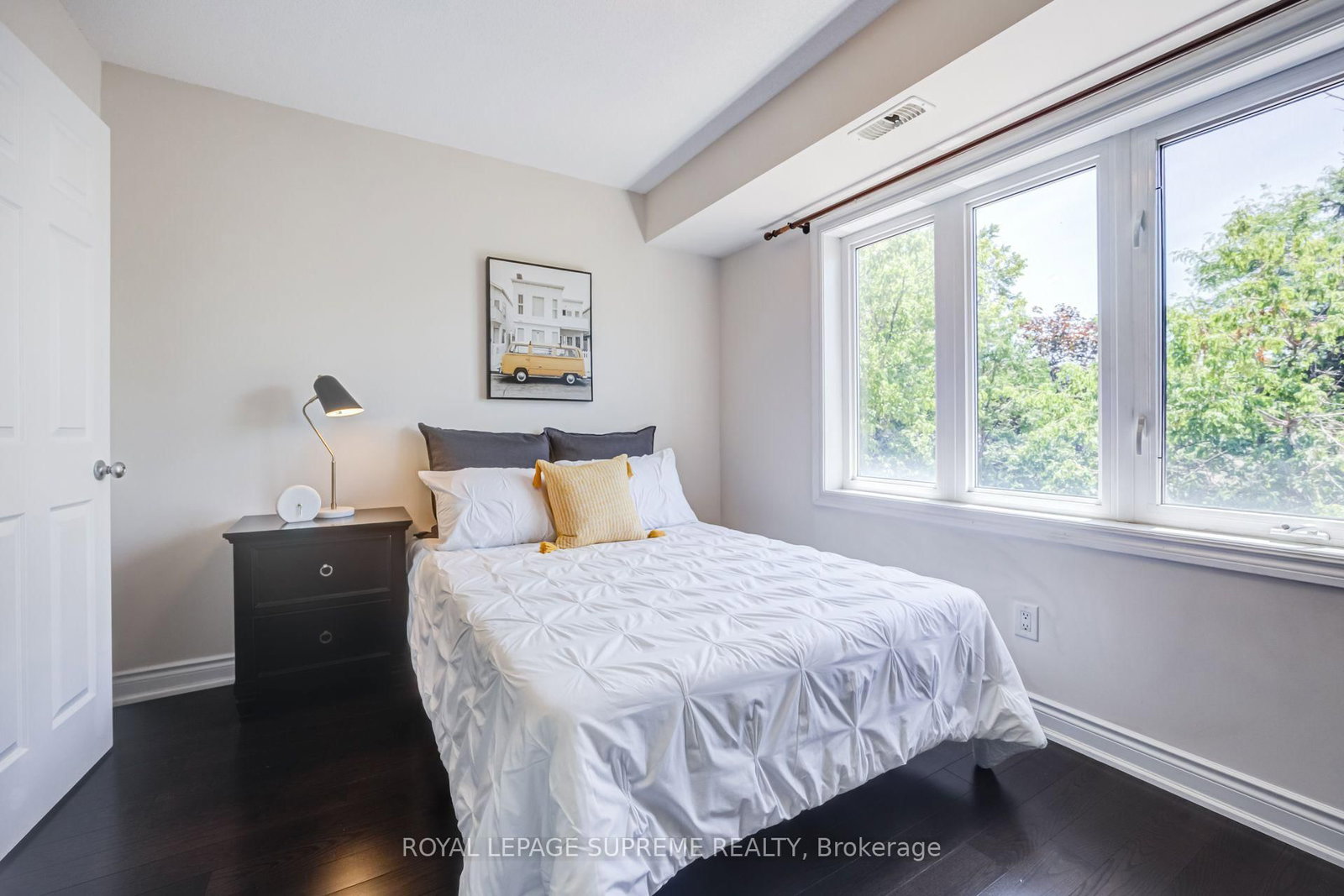 19B Hobden Place • Toronto, ON photo 12