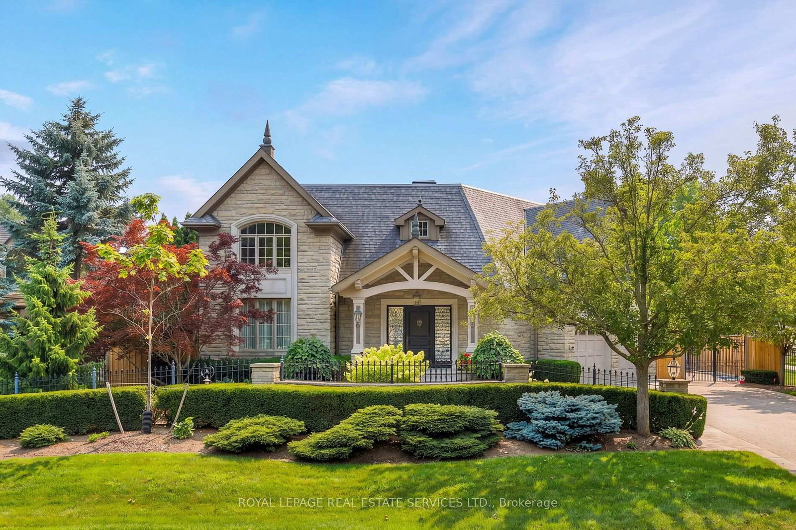 70 Shorewood Place • Oakville, ON photo 1