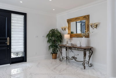 70 Shorewood Place • Oakville, ON photo 4
