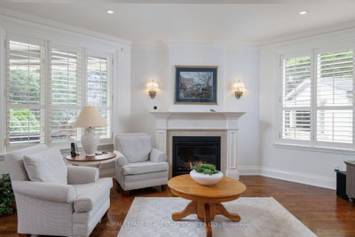 70 Shorewood Place • Oakville, ON photo 8