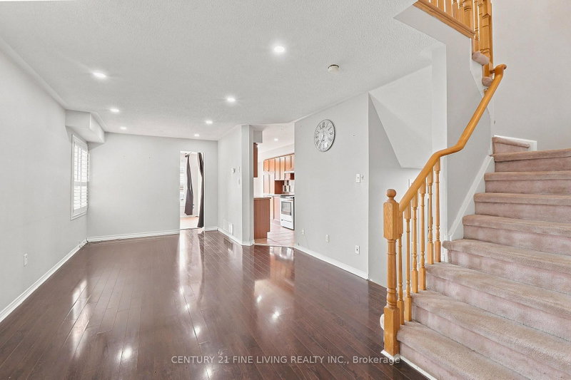 40 Hollowgrove Boulevard