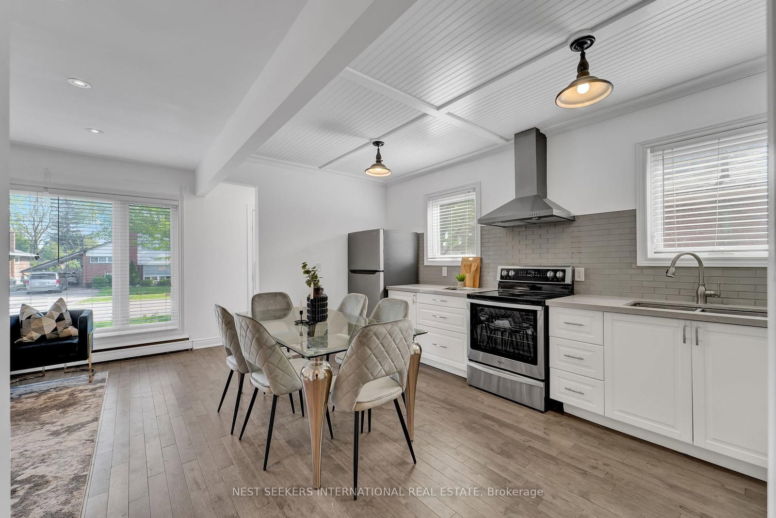 42 Fordwich Crescent • Toronto, ON photo 10