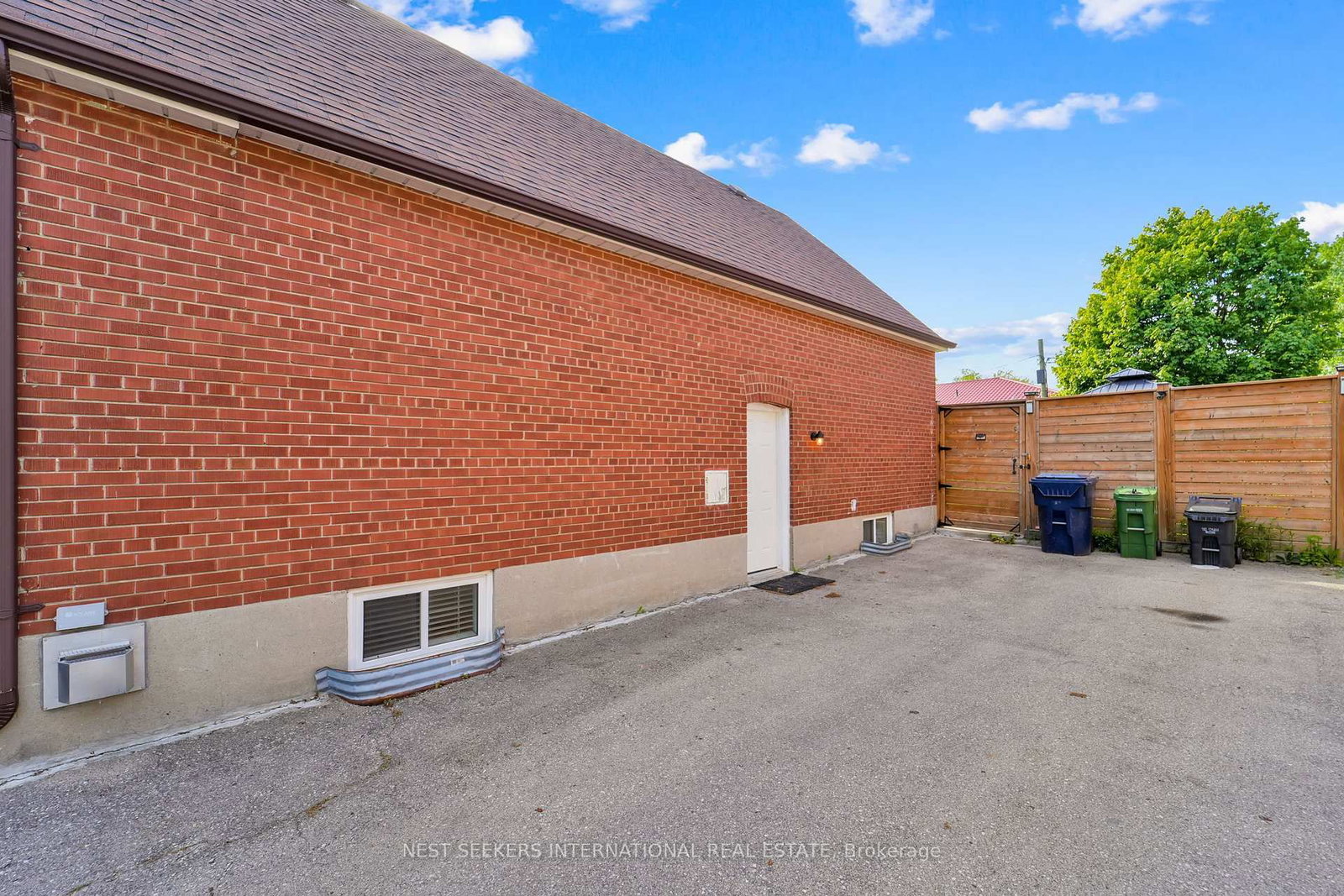 42 Fordwich Crescent • Toronto, ON photo 36