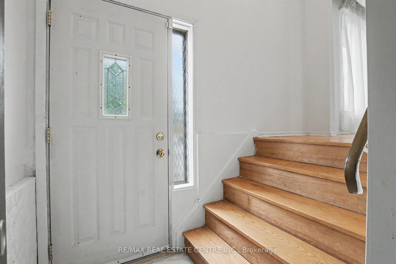396 Pinemeadow Avenue