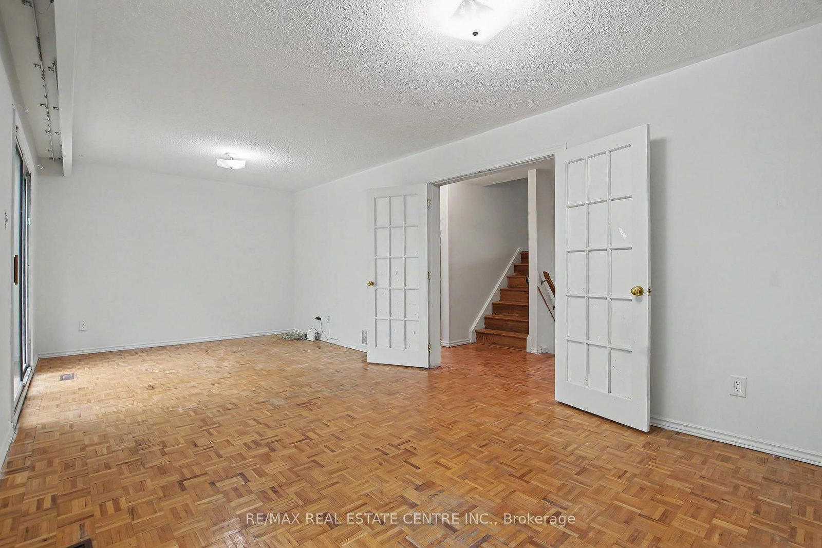 396 Pinemeadow Avenue • Mississauga, ON photo 31