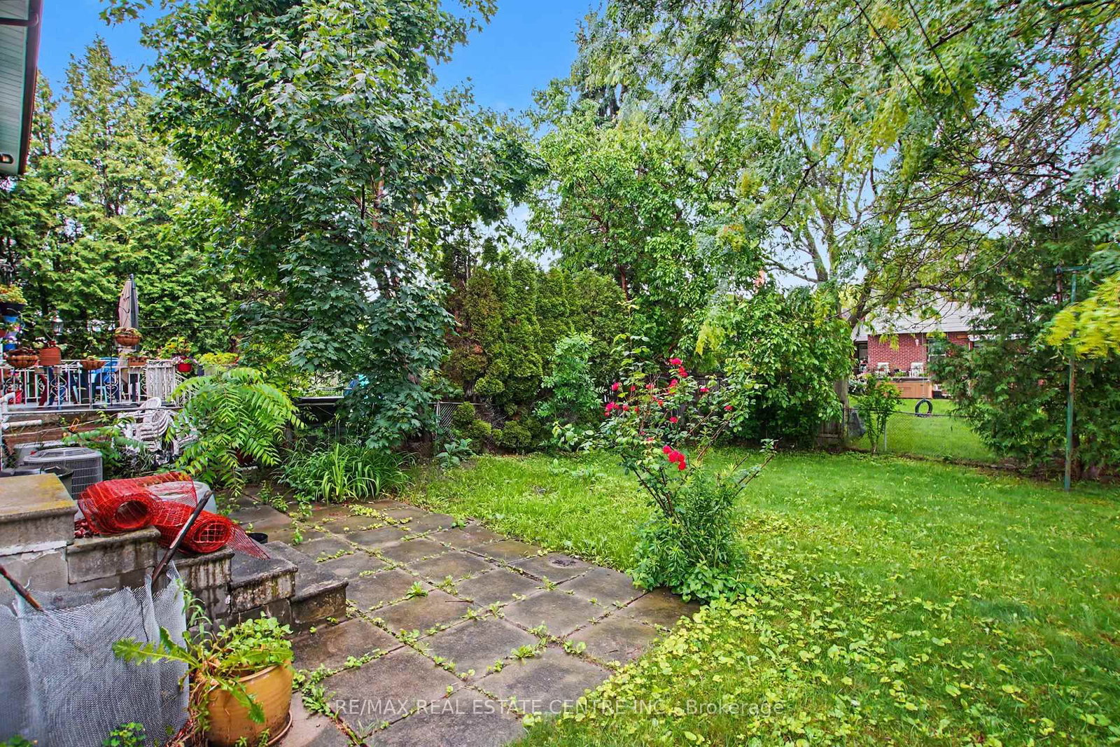 396 Pinemeadow Avenue • Mississauga, ON photo 40