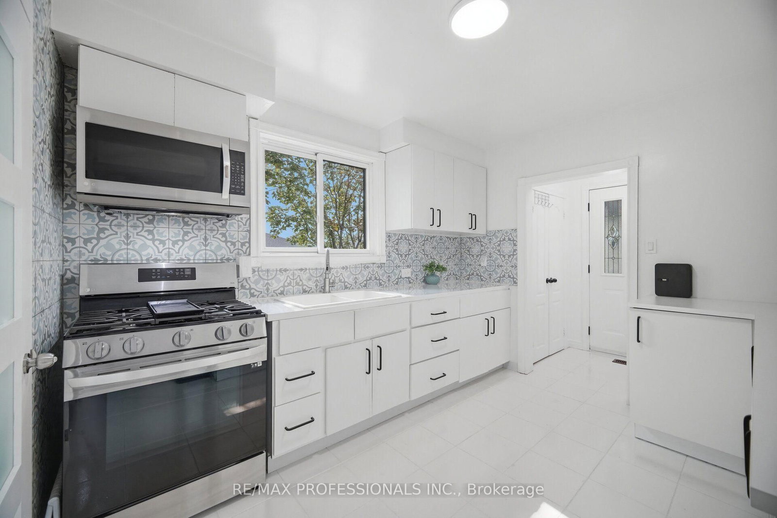50 Cobb Avenue • Toronto, ON photo 12