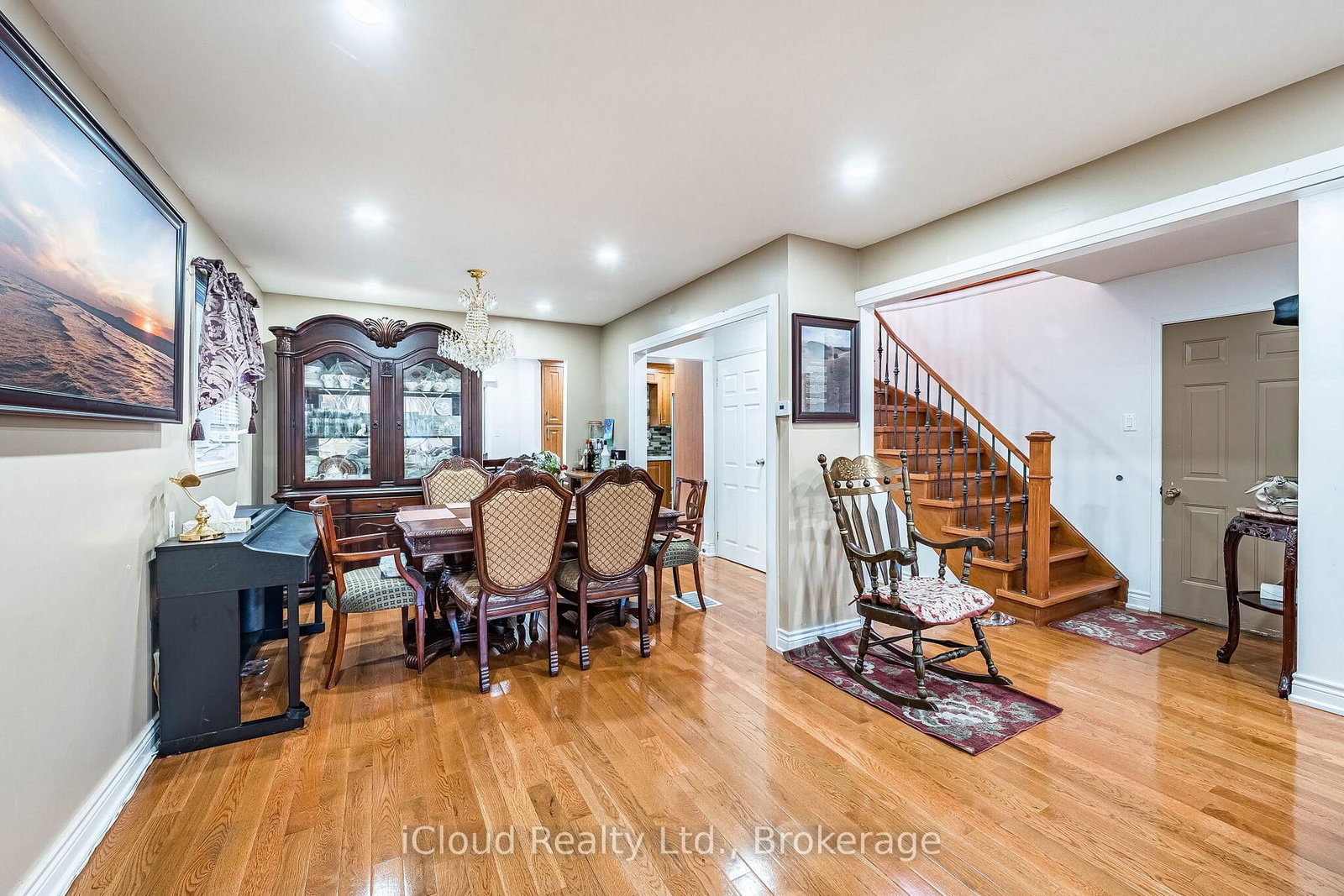 135 Autumn Glen Circle • Toronto, ON photo 8