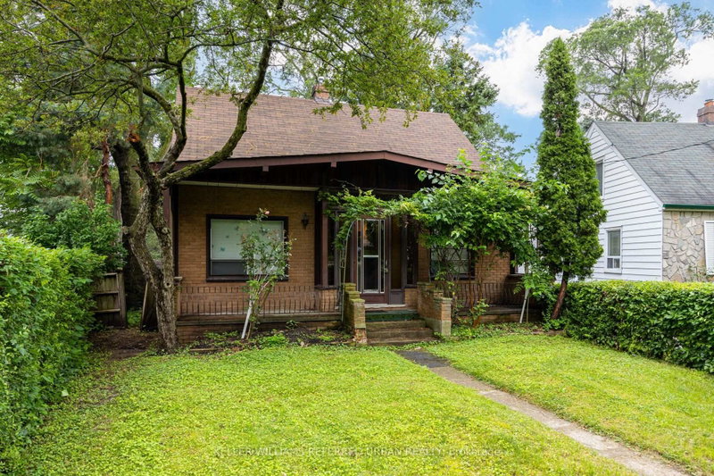 7 Saunders Crescent