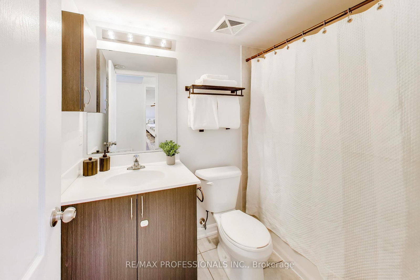 2460 Post Road • #19 • Oakville, ON photo 19