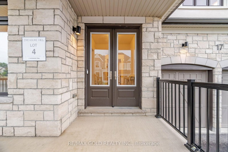 17 Mosswood Brampton,ON L6P 4E7 — Photo 5